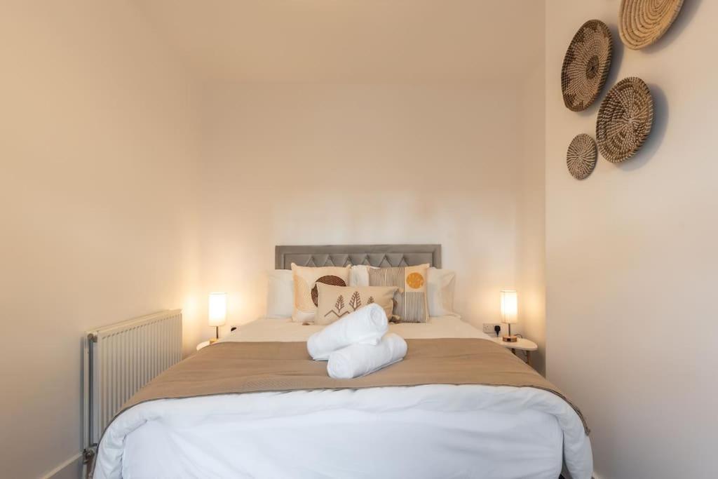 Beautiful 4 Bedroom House Reading Esterno foto
